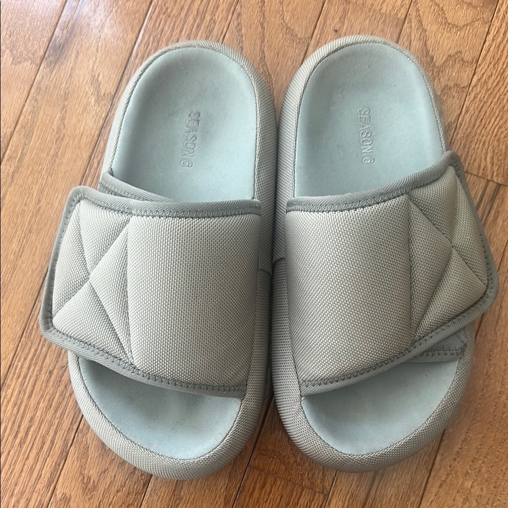 Yeezy season 6 Slides